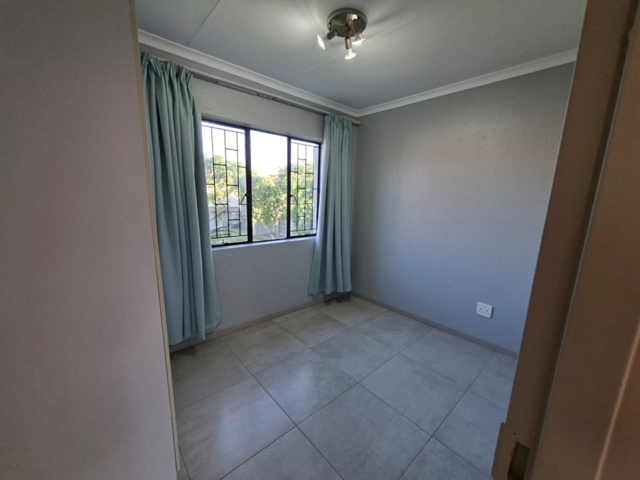 To Let 2 Bedroom Property for Rent in Greenstone Hill Gauteng