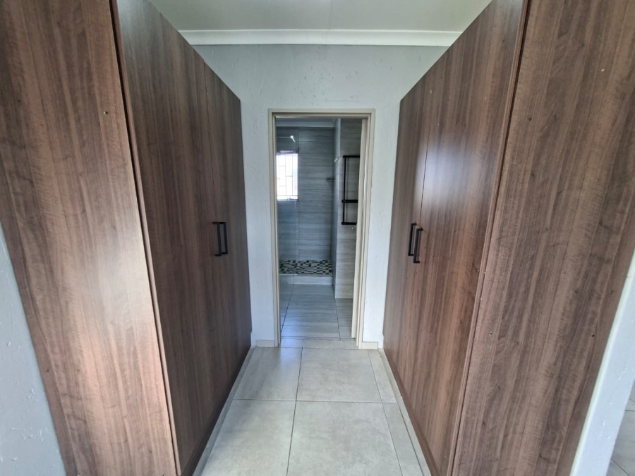 To Let 2 Bedroom Property for Rent in Greenstone Hill Gauteng