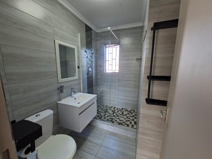 To Let 2 Bedroom Property for Rent in Greenstone Hill Gauteng