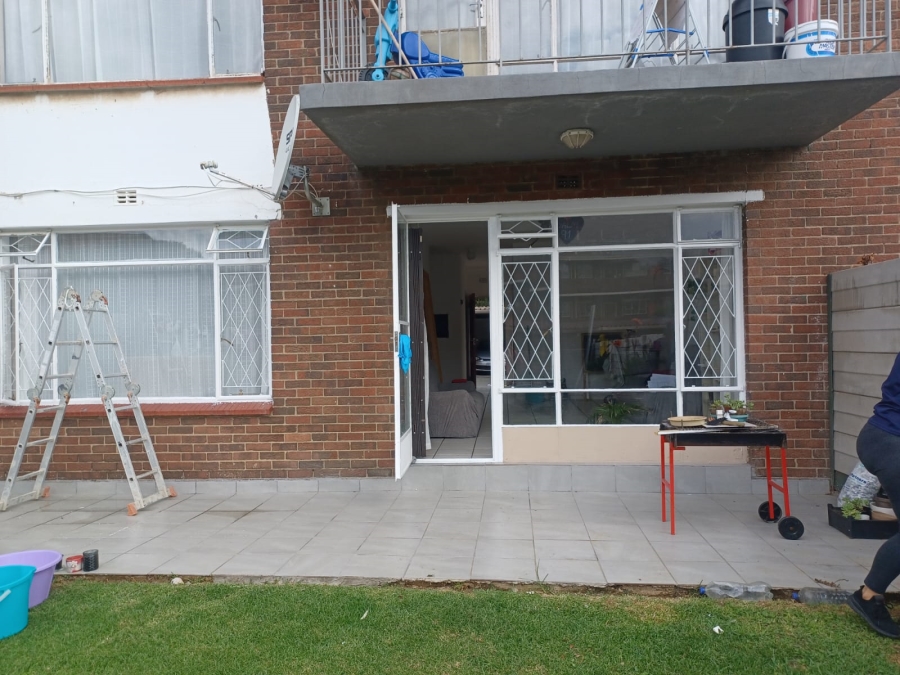 To Let 2 Bedroom Property for Rent in Croydon Gauteng