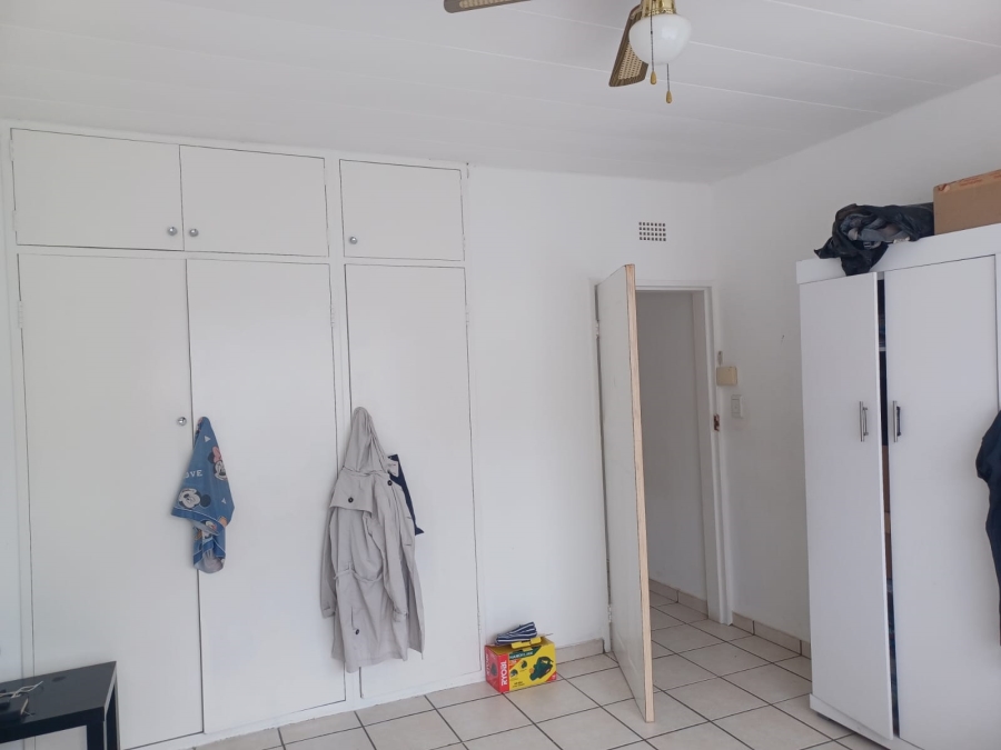 To Let 2 Bedroom Property for Rent in Croydon Gauteng