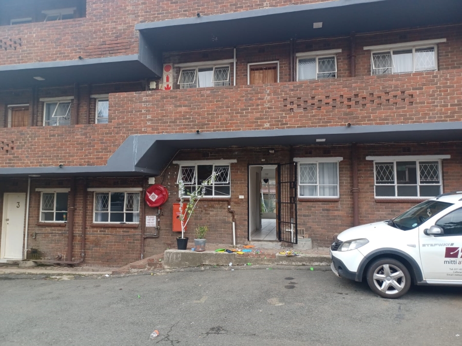 To Let 2 Bedroom Property for Rent in Croydon Gauteng