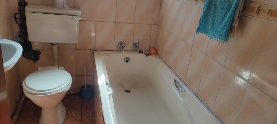 To Let 2 Bedroom Property for Rent in Ebony Park Gauteng