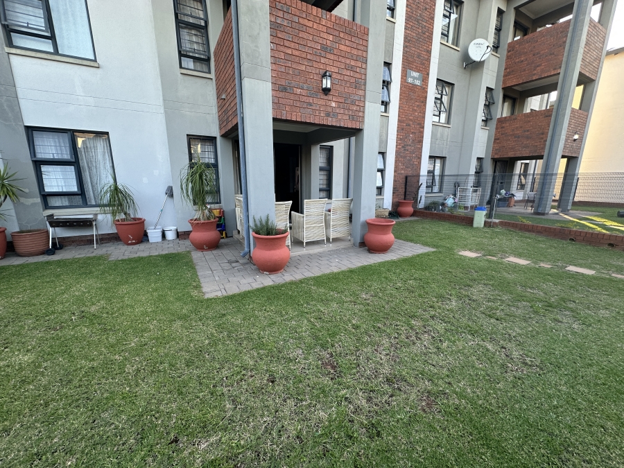 2 Bedroom Property for Sale in Amberfield Gauteng