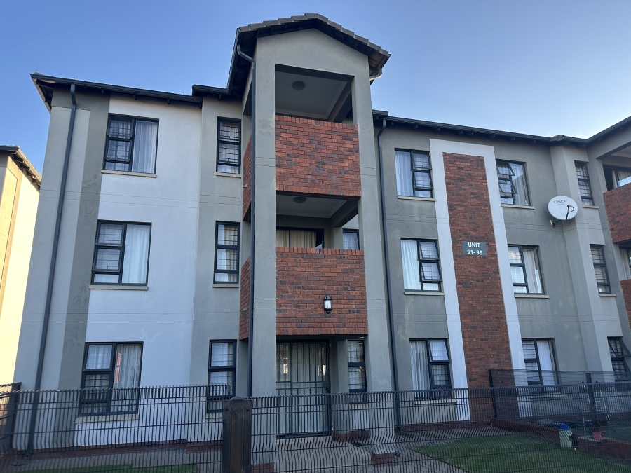 2 Bedroom Property for Sale in Amberfield Gauteng