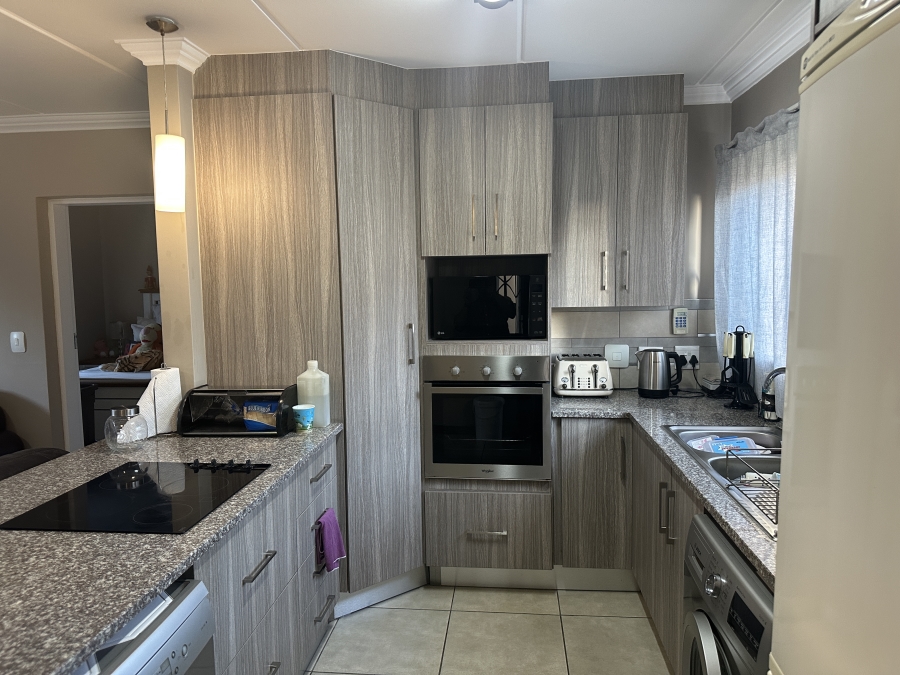 2 Bedroom Property for Sale in Amberfield Gauteng