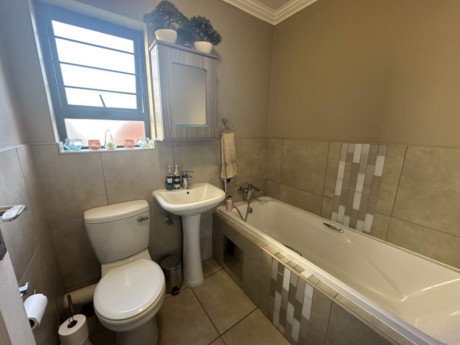 2 Bedroom Property for Sale in Amberfield Gauteng