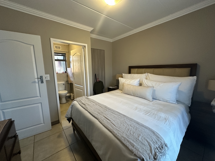 2 Bedroom Property for Sale in Amberfield Gauteng