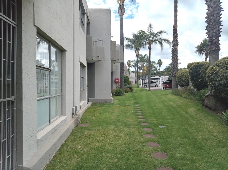 2 Bedroom Property for Sale in Weltevreden Park Gauteng