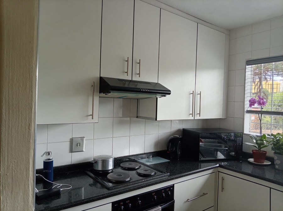 2 Bedroom Property for Sale in Weltevreden Park Gauteng