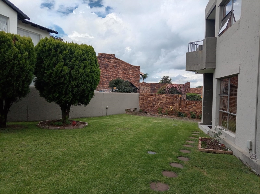 2 Bedroom Property for Sale in Weltevreden Park Gauteng