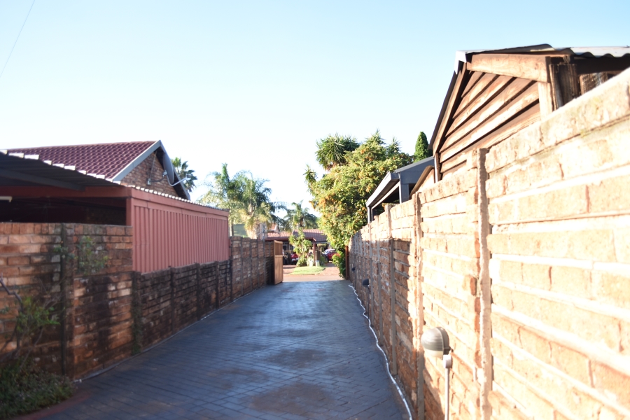 3 Bedroom Property for Sale in Theresa Park Gauteng