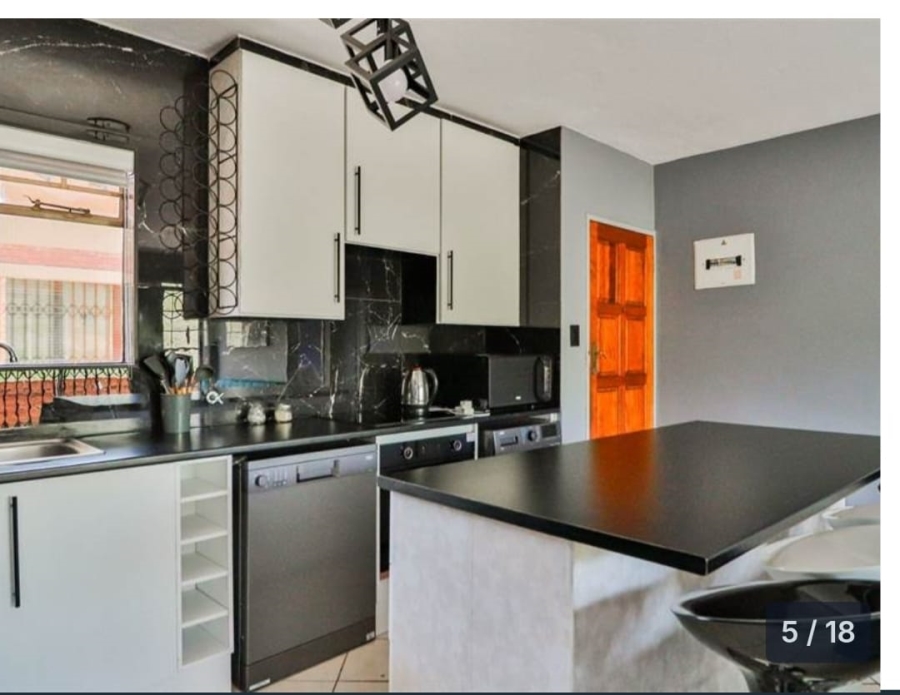 To Let 3 Bedroom Property for Rent in Equestria Gauteng