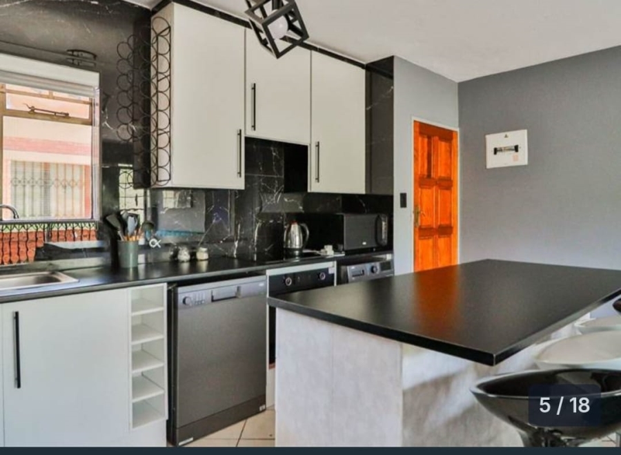 To Let 3 Bedroom Property for Rent in Equestria Gauteng