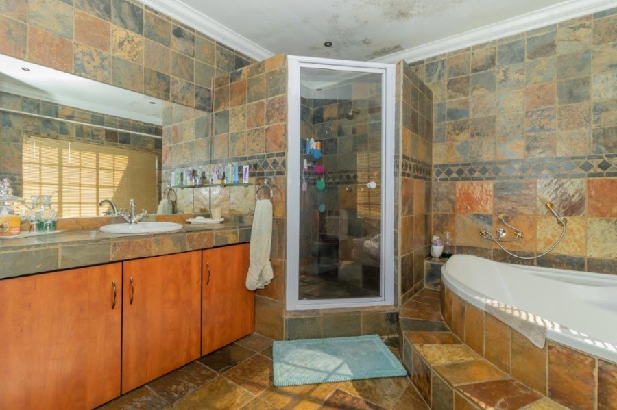 3 Bedroom Property for Sale in Dersley Gauteng