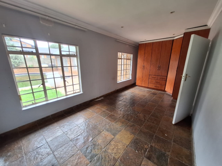 3 Bedroom Property for Sale in Dersley Gauteng
