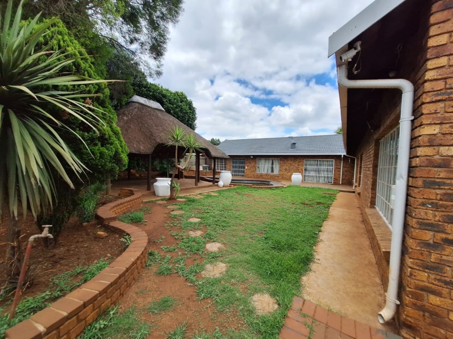 3 Bedroom Property for Sale in Dersley Gauteng