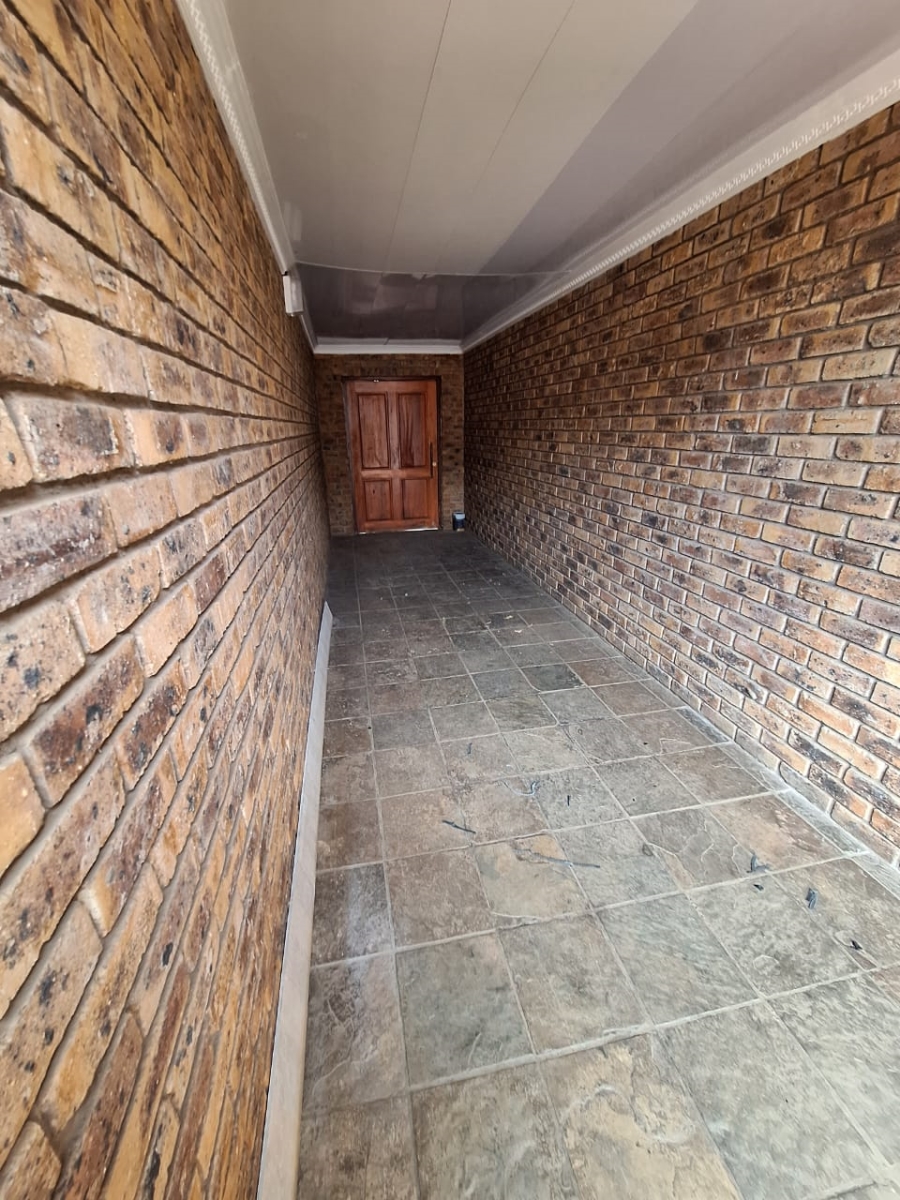 3 Bedroom Property for Sale in Dersley Gauteng
