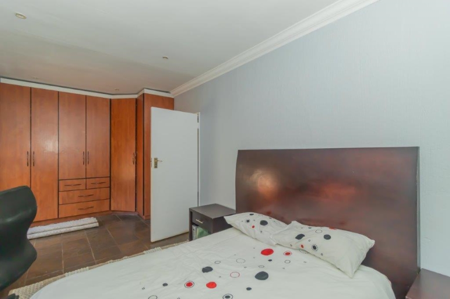 3 Bedroom Property for Sale in Dersley Gauteng