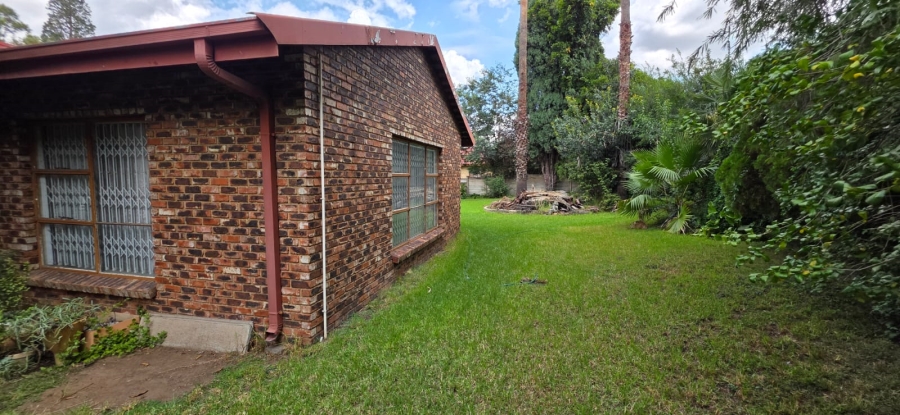 6 Bedroom Property for Sale in Bedworth Park Gauteng