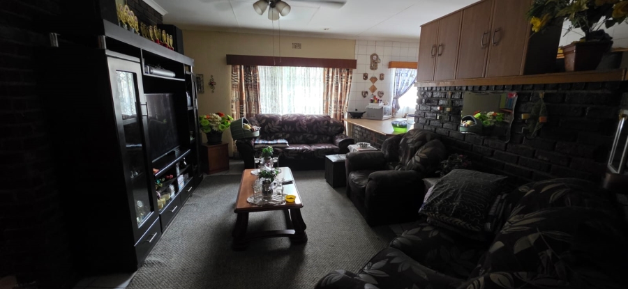 6 Bedroom Property for Sale in Bedworth Park Gauteng