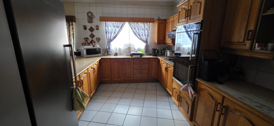 6 Bedroom Property for Sale in Bedworth Park Gauteng