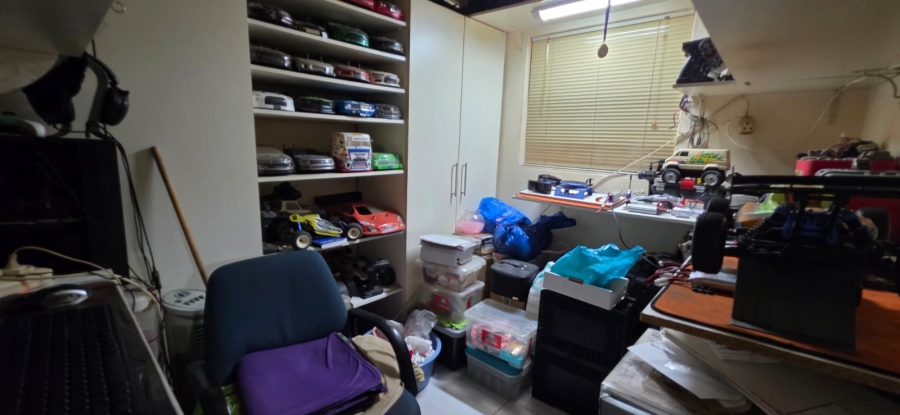 6 Bedroom Property for Sale in Bedworth Park Gauteng