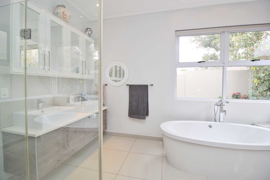 3 Bedroom Property for Sale in Greenstone Hill Gauteng