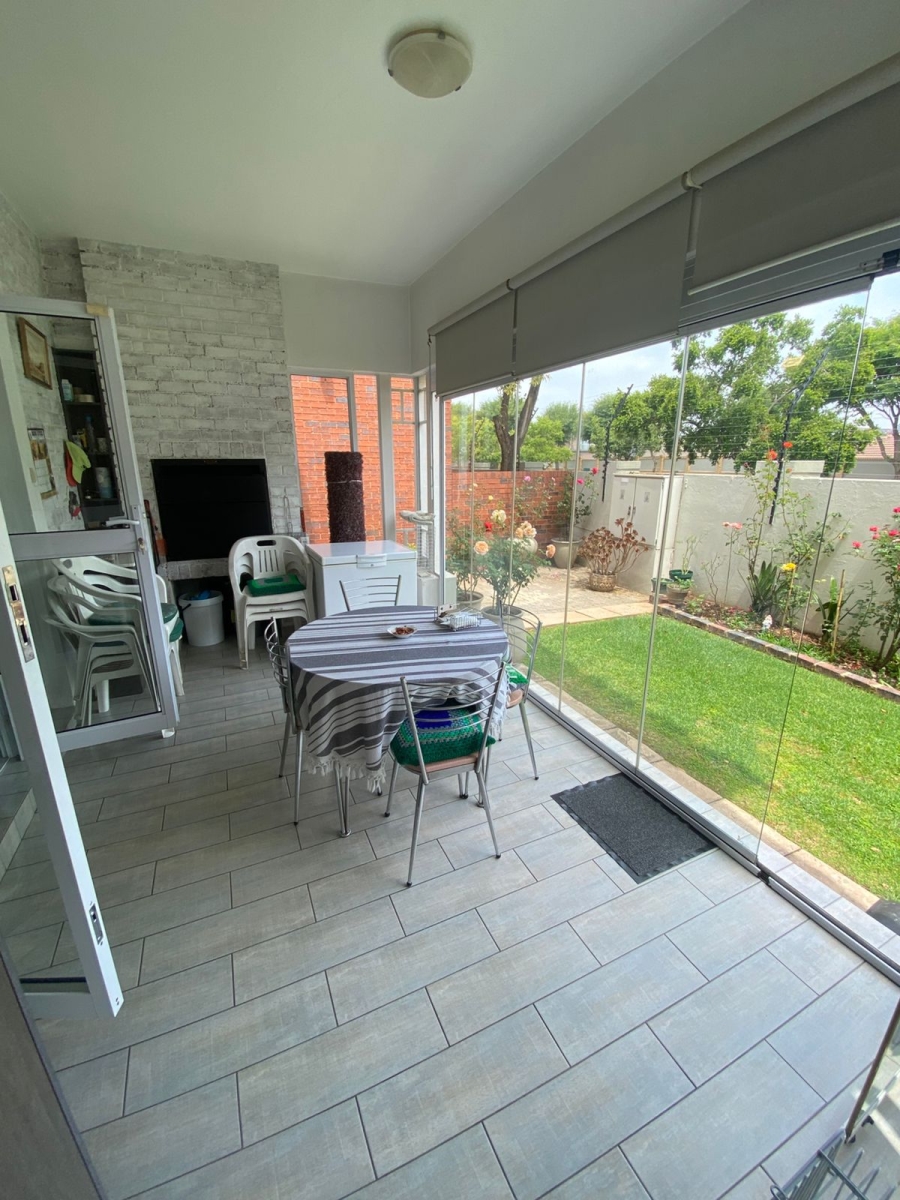 3 Bedroom Property for Sale in Greenstone Hill Gauteng