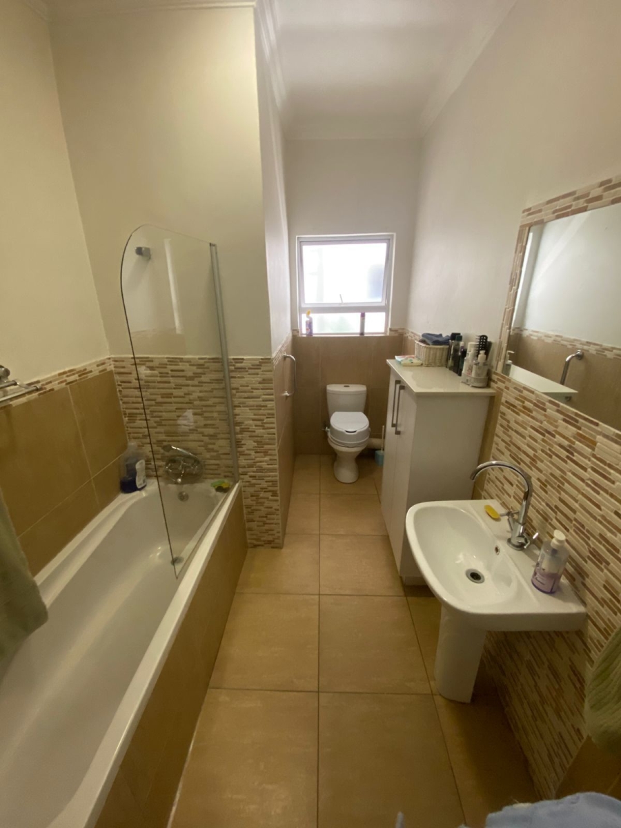 3 Bedroom Property for Sale in Greenstone Hill Gauteng