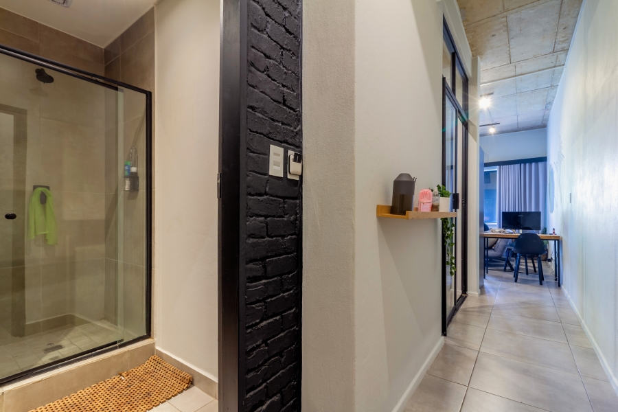 1 Bedroom Property for Sale in Sandton Central Gauteng