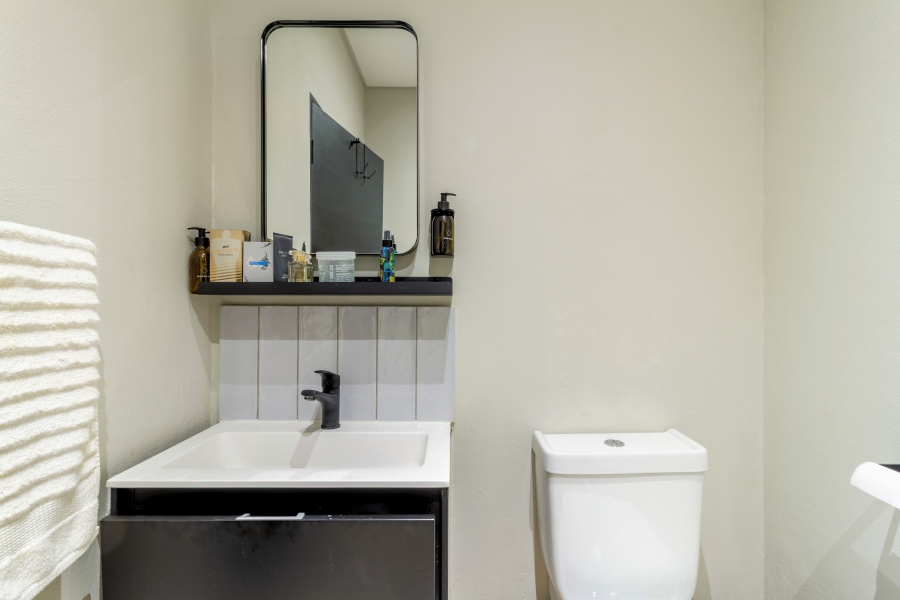 1 Bedroom Property for Sale in Sandton Central Gauteng