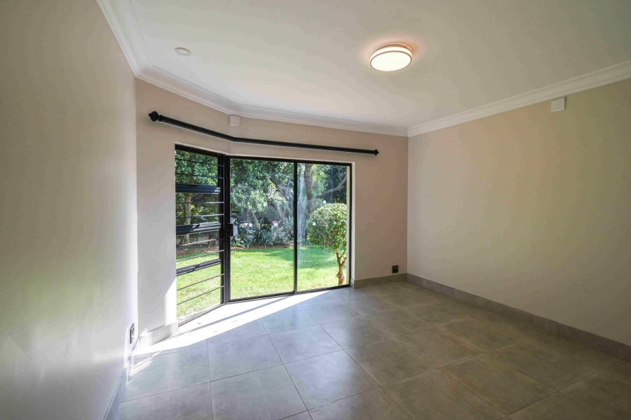 6 Bedroom Property for Sale in The Glades Gauteng