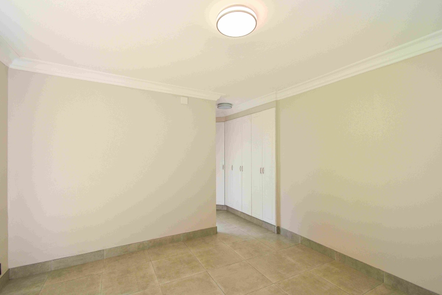 6 Bedroom Property for Sale in The Glades Gauteng