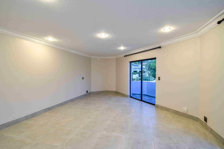 6 Bedroom Property for Sale in The Glades Gauteng