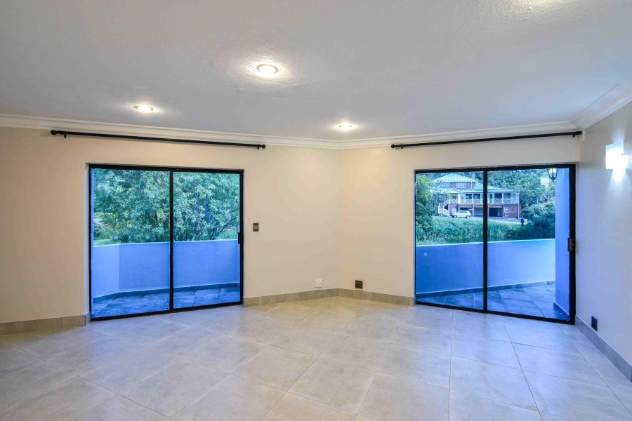 6 Bedroom Property for Sale in The Glades Gauteng