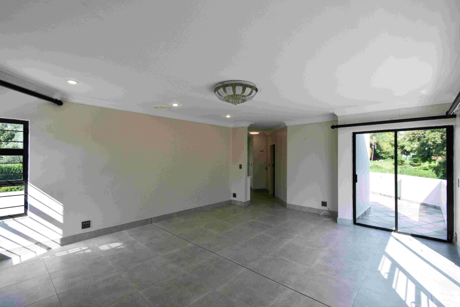 6 Bedroom Property for Sale in The Glades Gauteng