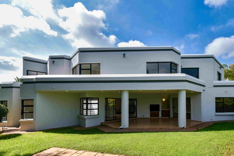 6 Bedroom Property for Sale in The Glades Gauteng