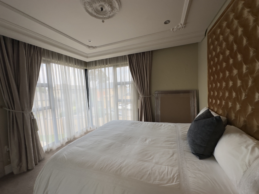 5 Bedroom Property for Sale in Midlands Estate Gauteng