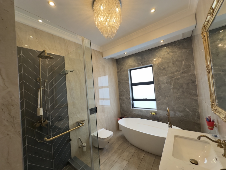 5 Bedroom Property for Sale in Midlands Estate Gauteng