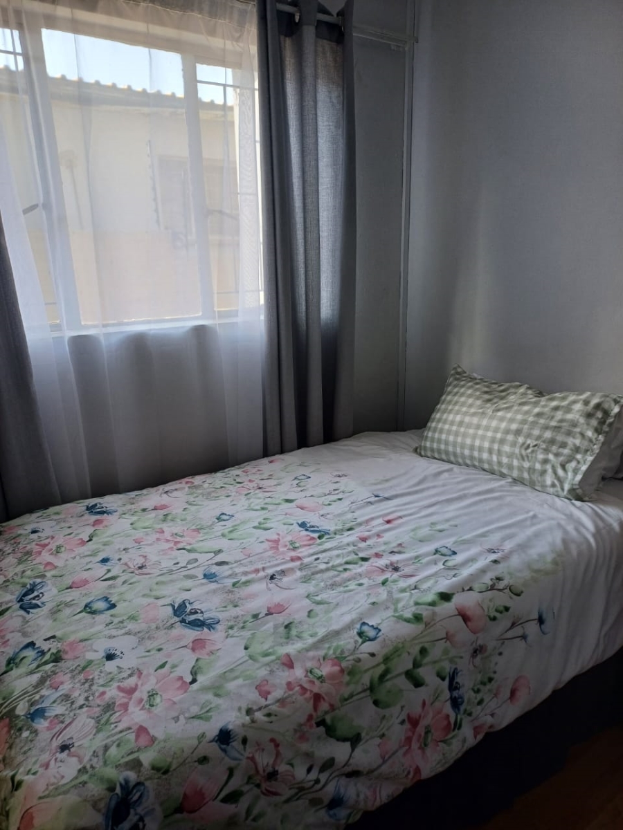 To Let 1 Bedroom Property for Rent in Roodekrans Gauteng