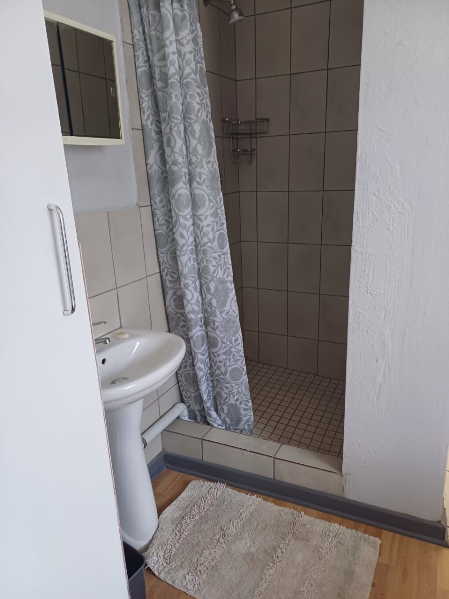 To Let 1 Bedroom Property for Rent in Roodekrans Gauteng