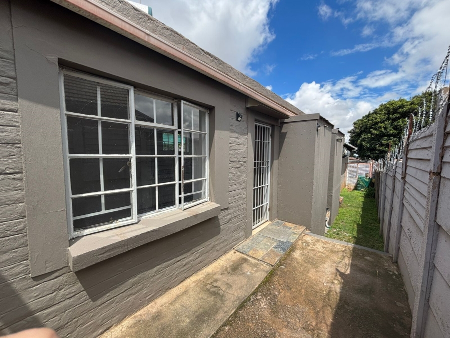 1 Bedroom Property for Sale in Horison Gauteng