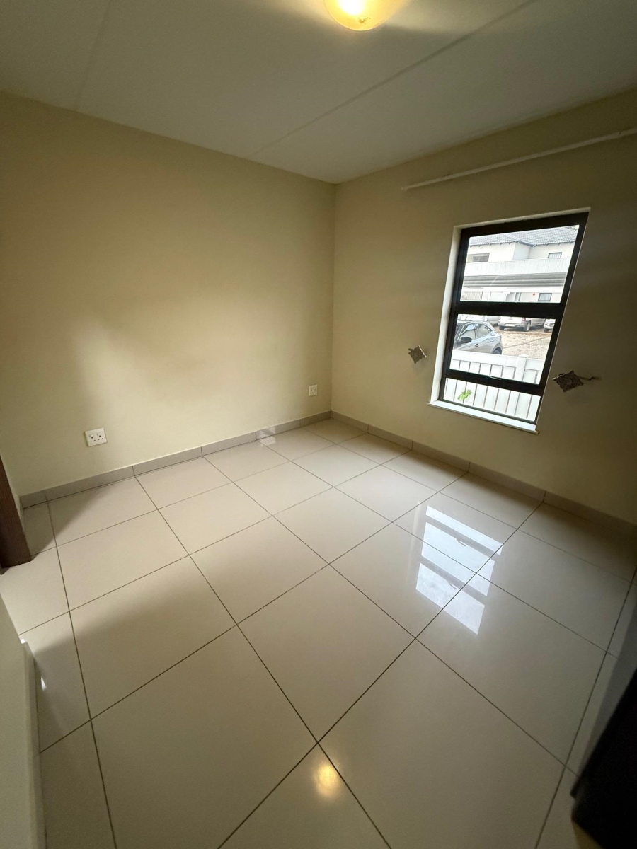 To Let 2 Bedroom Property for Rent in Pomona Gauteng