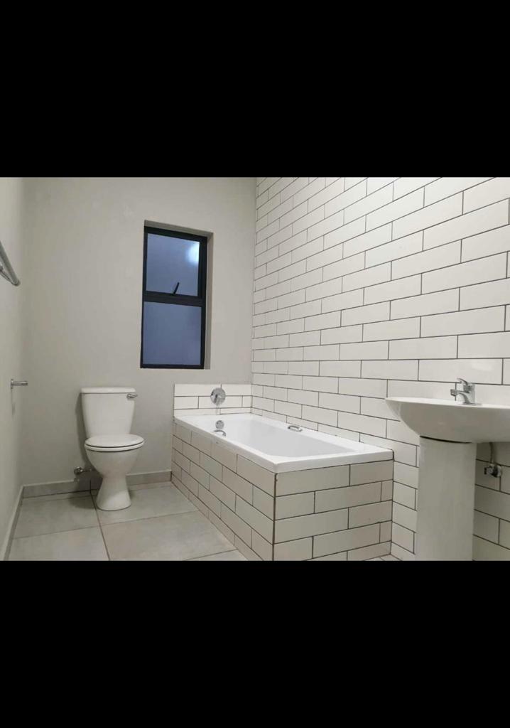 To Let 2 Bedroom Property for Rent in Glen Marais Gauteng