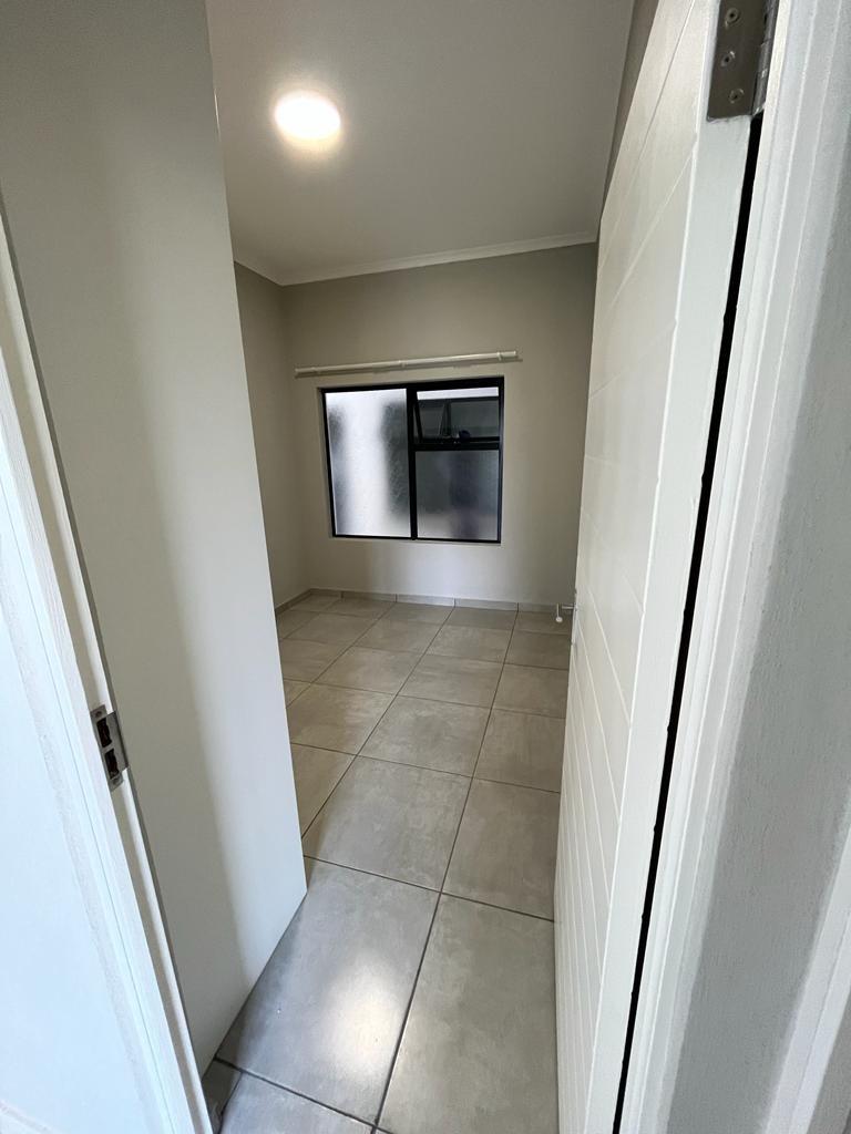 To Let 2 Bedroom Property for Rent in Glen Marais Gauteng