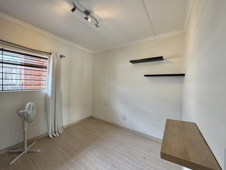 2 Bedroom Property for Sale in Barbeque Downs Gauteng