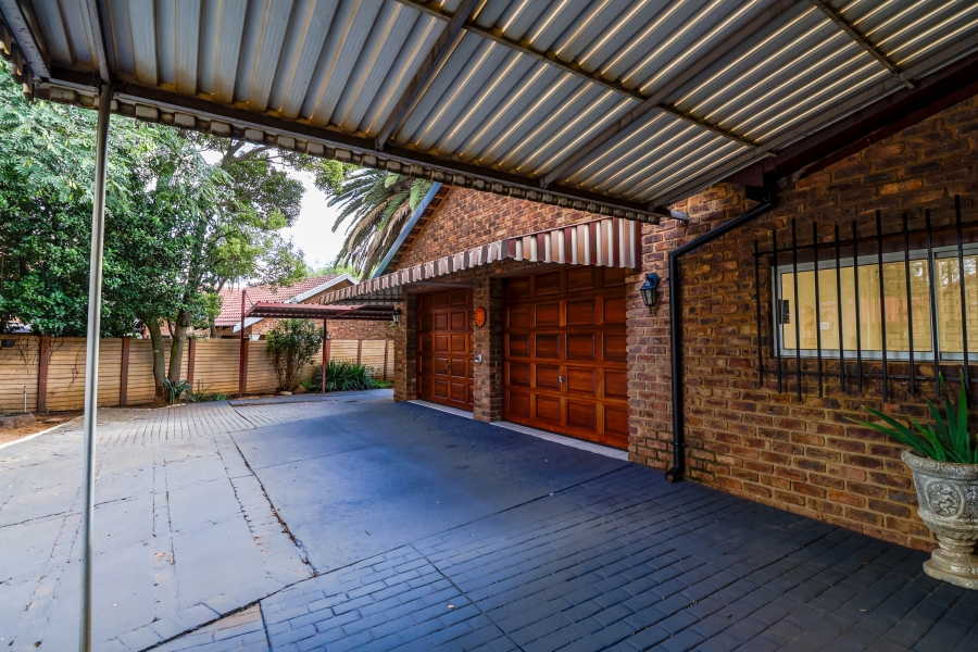 3 Bedroom Property for Sale in Wierda Park Gauteng