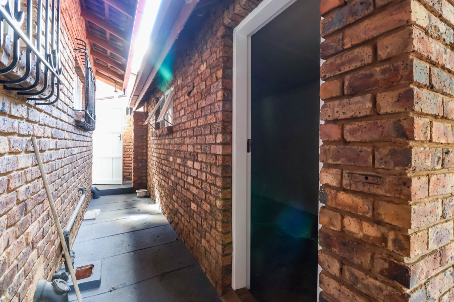 3 Bedroom Property for Sale in Wierda Park Gauteng