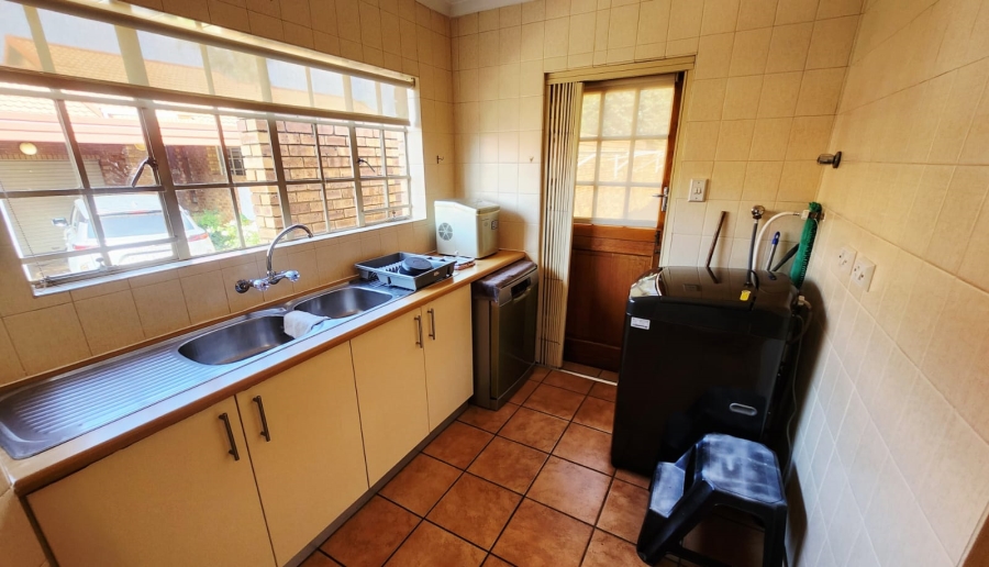 4 Bedroom Property for Sale in Eldoraigne Gauteng